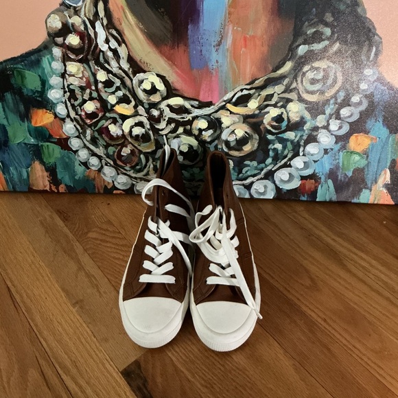 Lauren Ralph Lauren Brown and White Sneakers - Picture 2 of 4